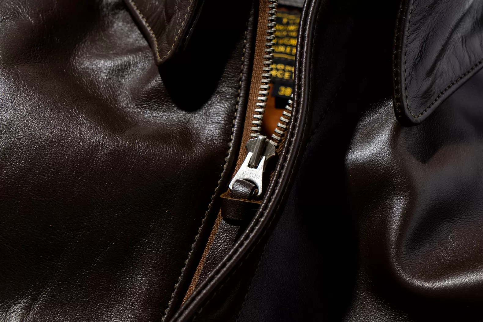 Military | Leather<The Real McCoy's TYPE A-2 ROUGH WEAR CLOTHING CO. SealBrown